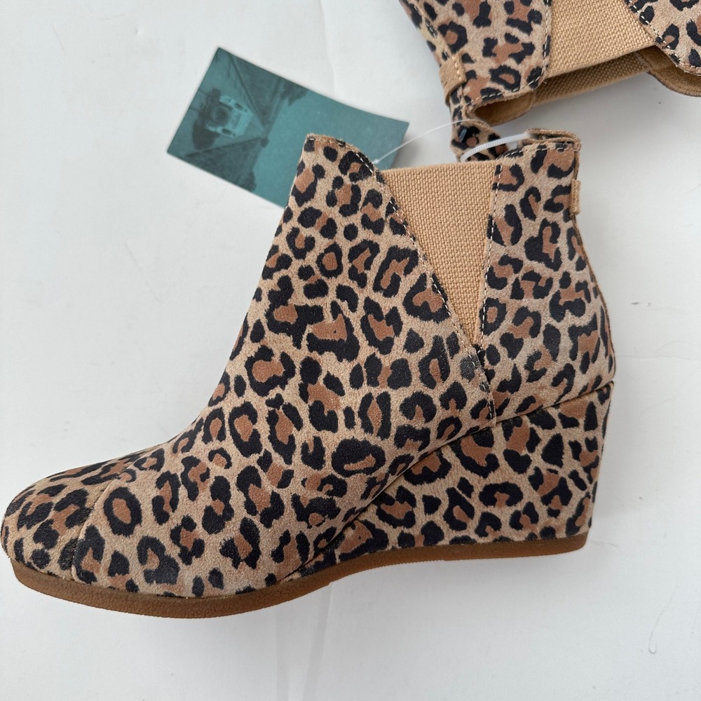 Toms Women's Kelsey desert tan leopard print suede wedge ankle boots size 7 NWT - Picture 2 of 7